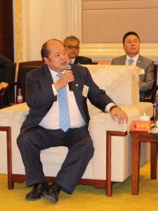副主席張華峰表示，希望兩地借CEPA的框架、前海深港現代服務業合作的機遇，互相發揮優勢。