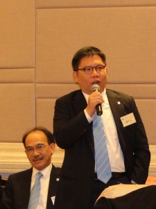 經民聯成員、香港旅遊業議會主席胡兆英期望未來有更多香港旅行社經過國家旅遊局批准，在國內經營出境遊業務。