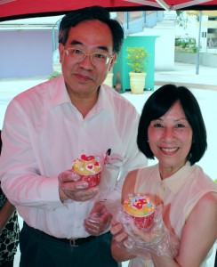 色彩繽紛的cupcake,令人心情愉悅。盧偉國議員和盧慧蘭議員祝天下母親健康快樂!