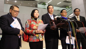 經民聯將以「不怕失敗，爭取成功」的信念，盡力游說泛民議員尊重民意，支持政改方案通過。