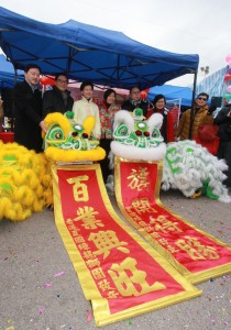 經民聯為啟動禮請來醒獅助興,祝願香港旗開得勝,百業興旺。